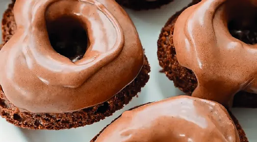 Chocolade donuts met Collageen Peptiden met Cacaosmaak